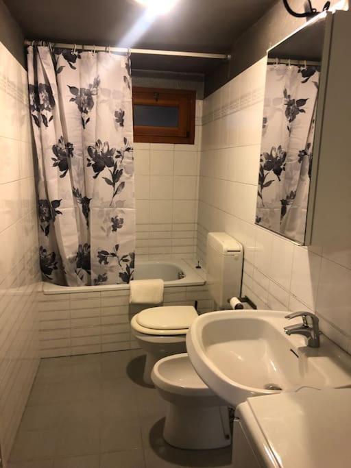 La Casa Di Rox Ad Aosta - Small Holiday Apartment In Central Aosta - Alloggio Ad Uso Turistico - Vda - Aosta - N 0304 Екстериор снимка